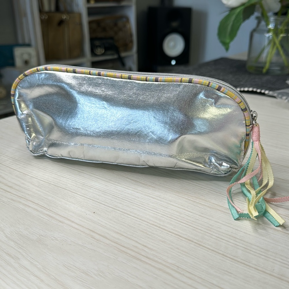 ~ Avon ~ Love Your Mothers Day Cosmetic/Makeup Bag ~ NEW